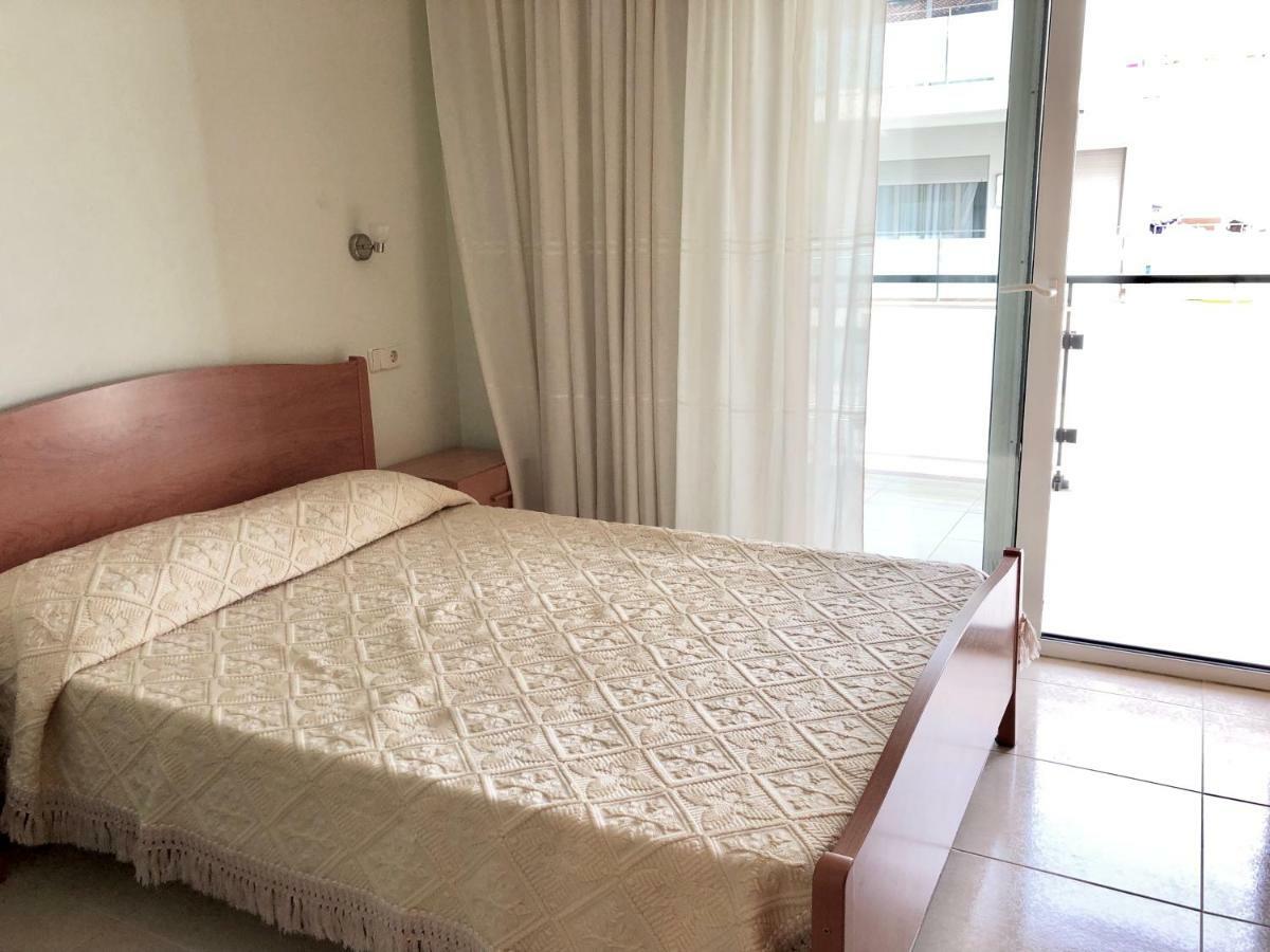 Apartamentos Benet Roses Ngoại thất bức ảnh